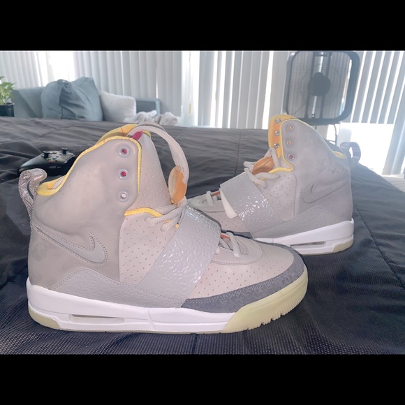 nike air yeezy zen grey